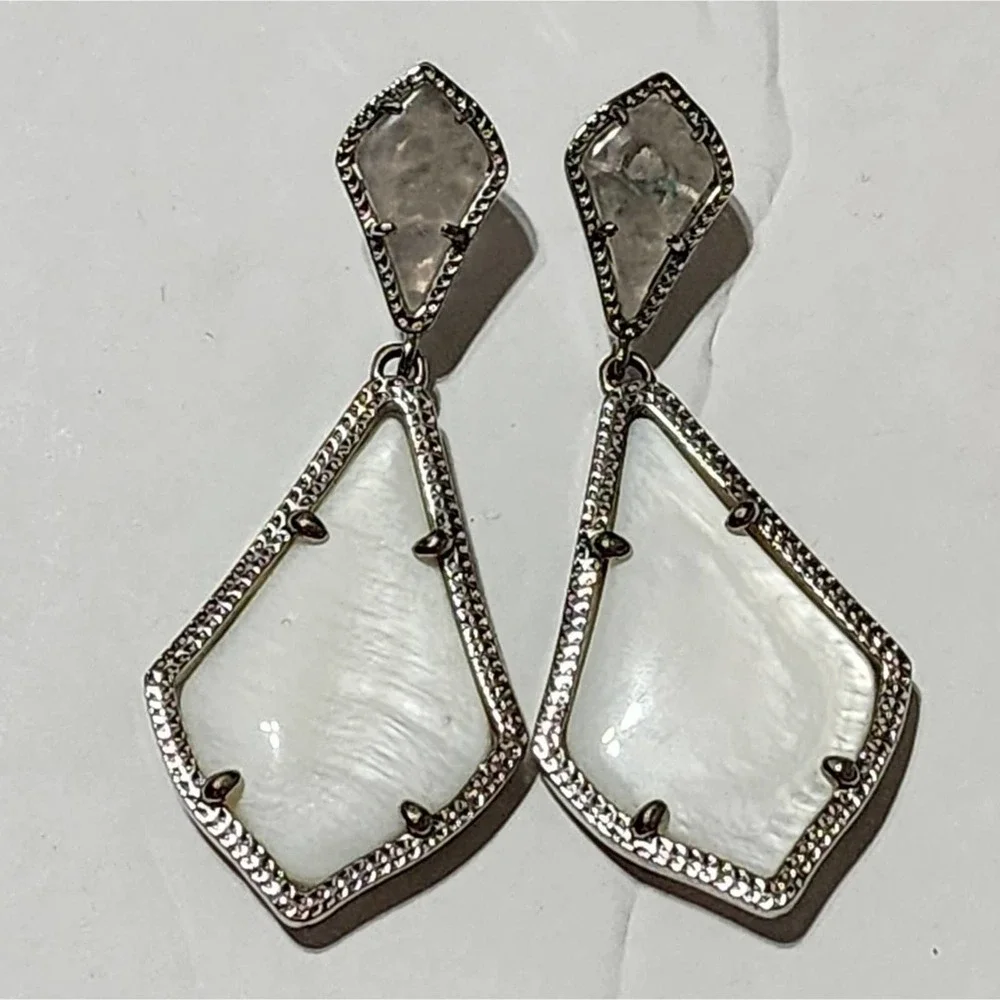 Kendra Scott Alexis mother‎ of pearl clear with silver post dangle drop earrings